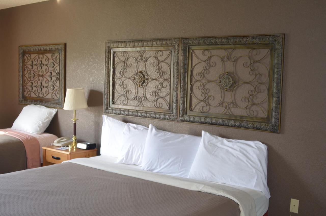 Boarders Inn And Suites By Cobblestone Hotels - Fayette Eksteriør bilde