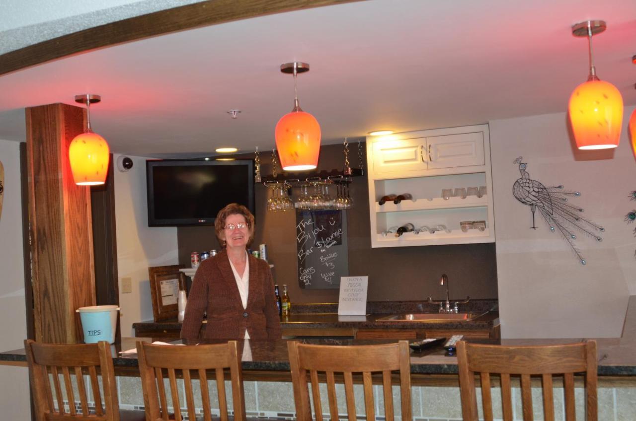 Boarders Inn And Suites By Cobblestone Hotels - Fayette Eksteriør bilde