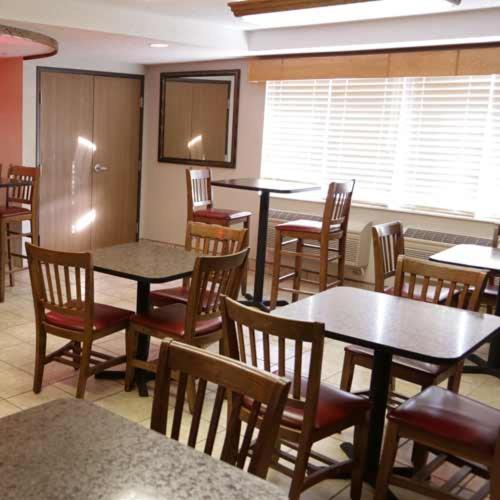 Boarders Inn And Suites By Cobblestone Hotels - Fayette Eksteriør bilde